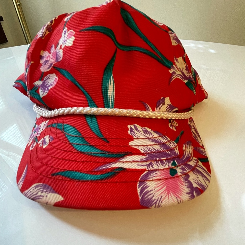 Vintage San Sun floral roped snapback. Good condition.